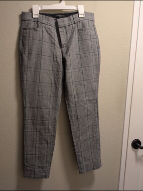 Banana Republic Sloan Women’s Black and Gray Glen Plaid Cropped Dress Pants